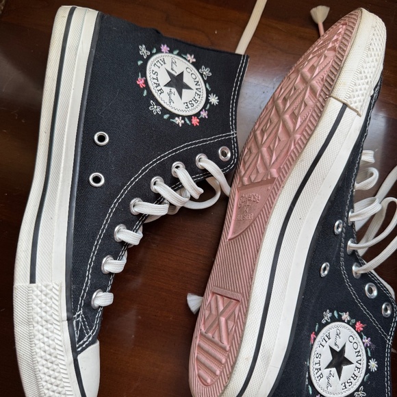 Converse Chuck Taylor All Star Black with Embroidered Flowers Size 9 Women's - Picture 11 of 13